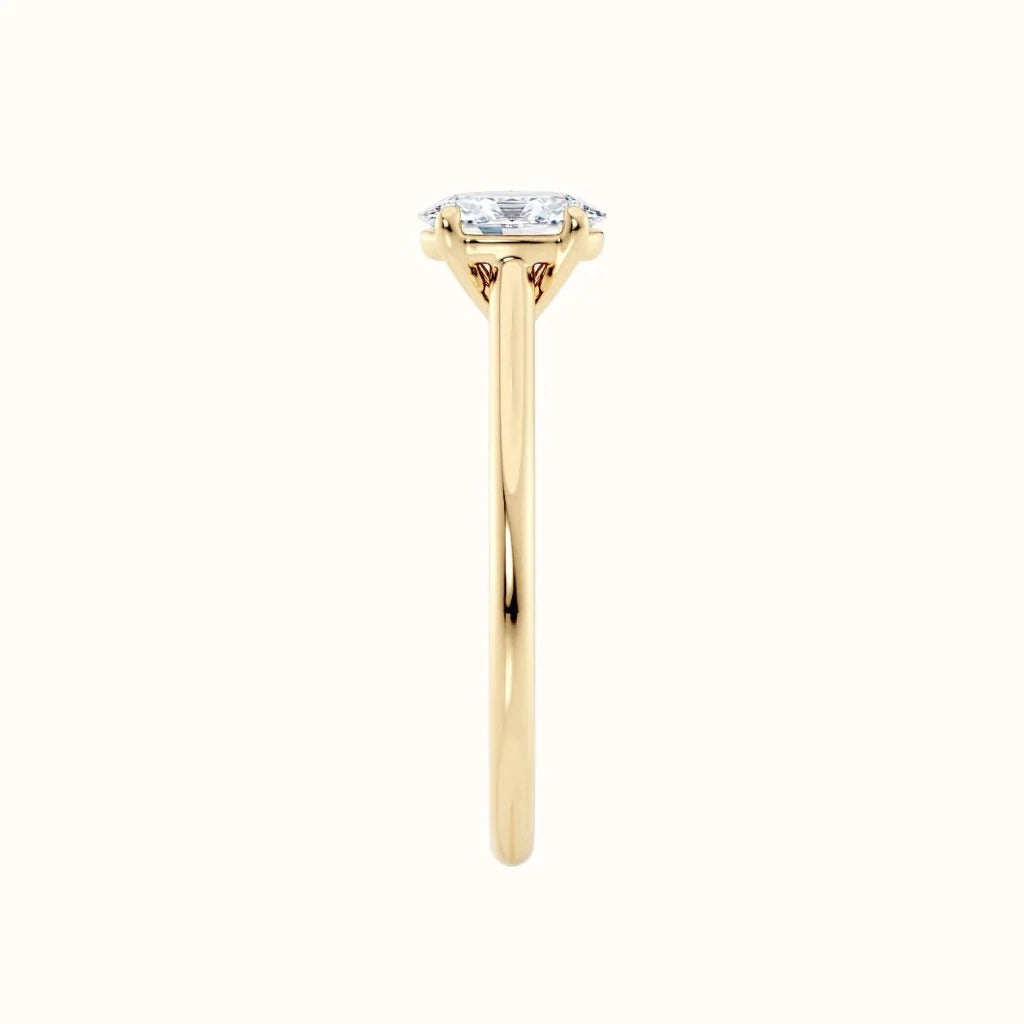 Forlovelsesring i gult gull tynn ring 0,50 Carat oval diamant, stående sett rett forfra Sevendal 