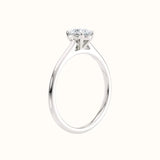 Forlovelsesring i hvitt gull tynn ring 0,50 Carat oval diamant, stående sett fra siden Sevendal 
